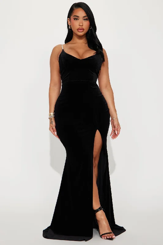 Pearly Nights Velvet Maxi Dress - Black