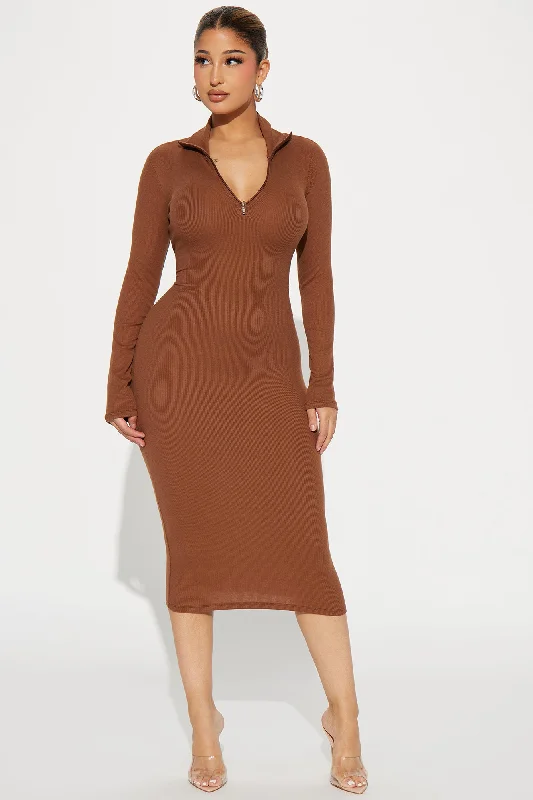 Quynn Quarter Zip Ribbed Midi Dress - Brown