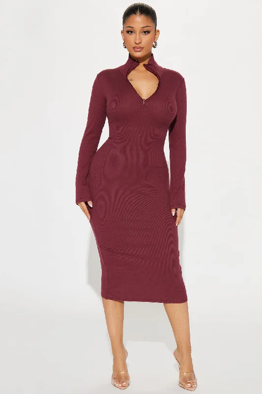 Quynn Quarter Zip Ribbed Midi Dress - Burgundy