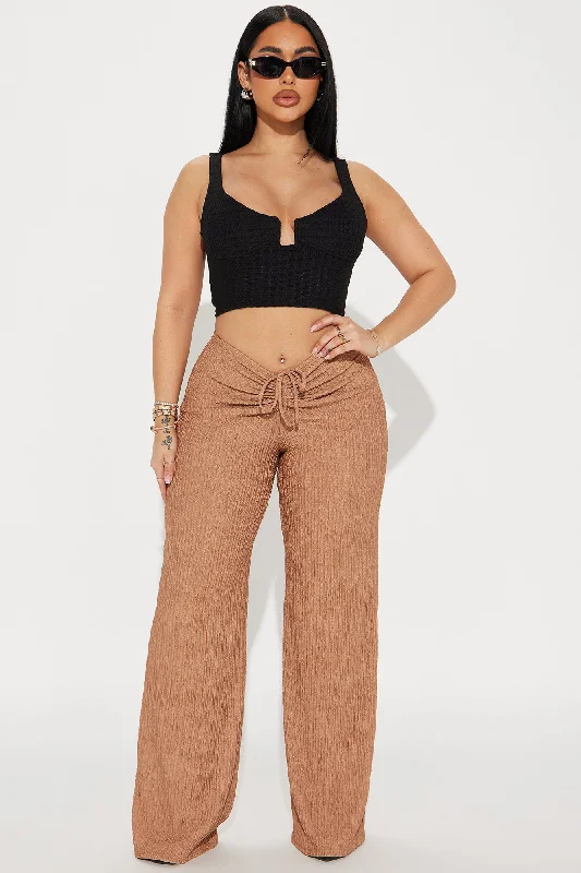 Running Late Textured V Waist Pant - Tan