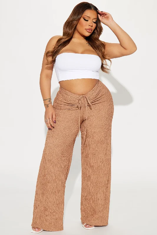 Running Late Textured V Waist Pant - Tan