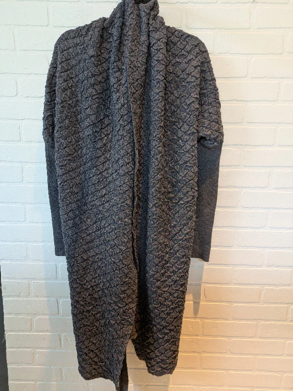 Cardigan By Clothes Mentor In Grey, Size: S